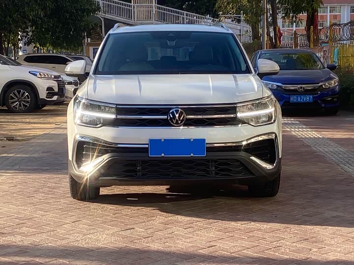 Фото 2 - Volkswagen Tharu