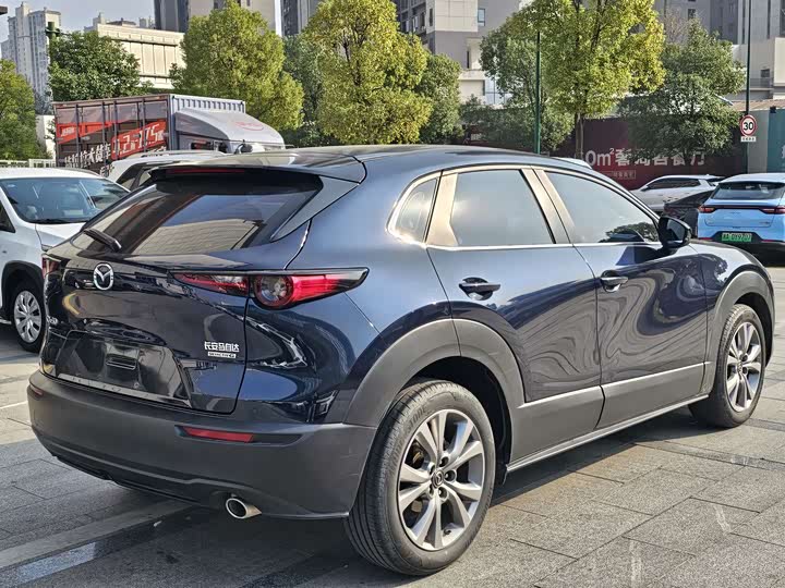Фото 8 - Mazda CX-30