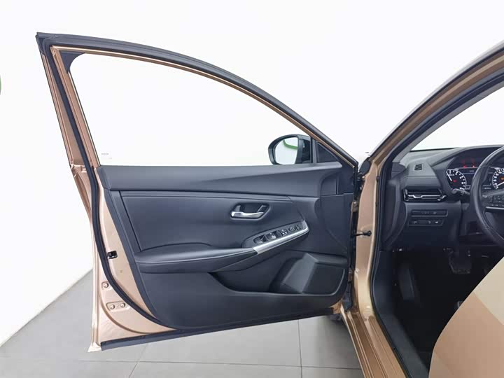 Фото 8 - Nissan Sylphy