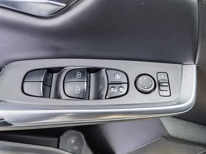 Фото 9 - Nissan Sylphy