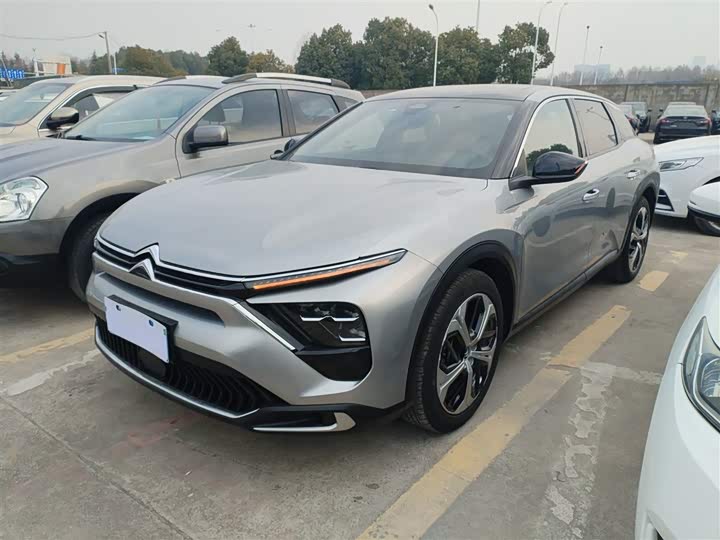 Фото 2 - Citroen C5 X