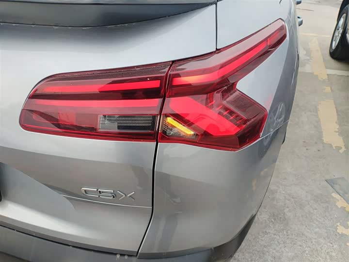 Фото 8 - Citroen C5 X