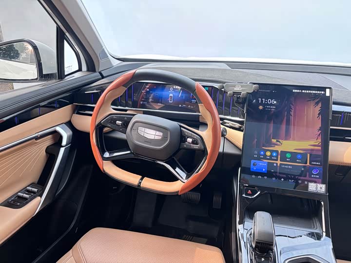 Фото 8 - Geely Atlas L