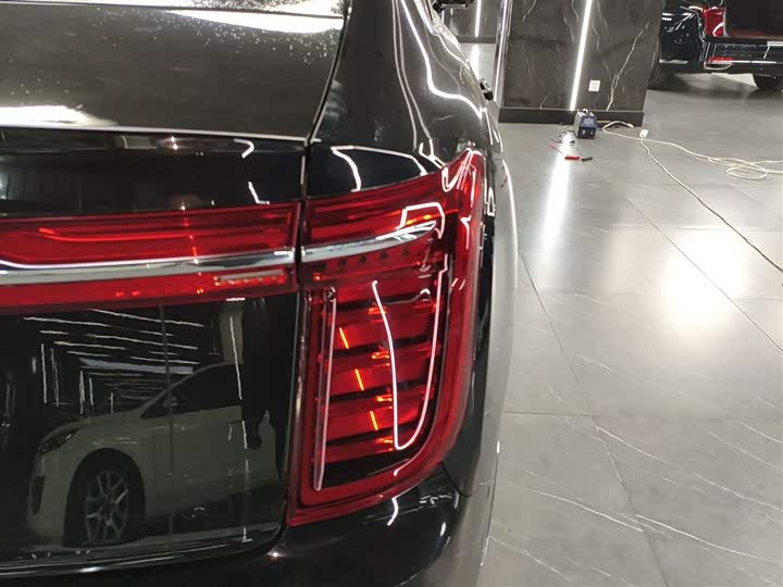 Фото 8 - Hongqi H9