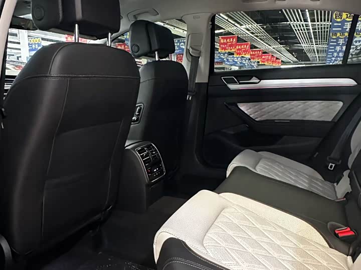 Фото 8 - Volkswagen Magotan