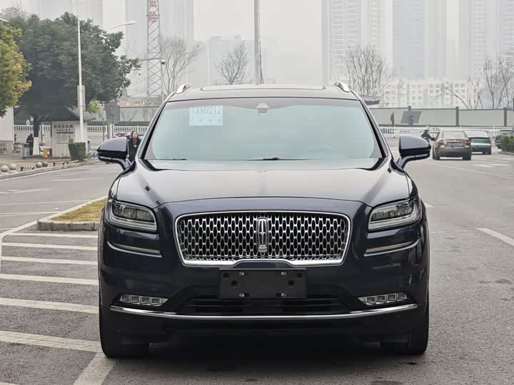 Фото 2 - Lincoln Nautilus