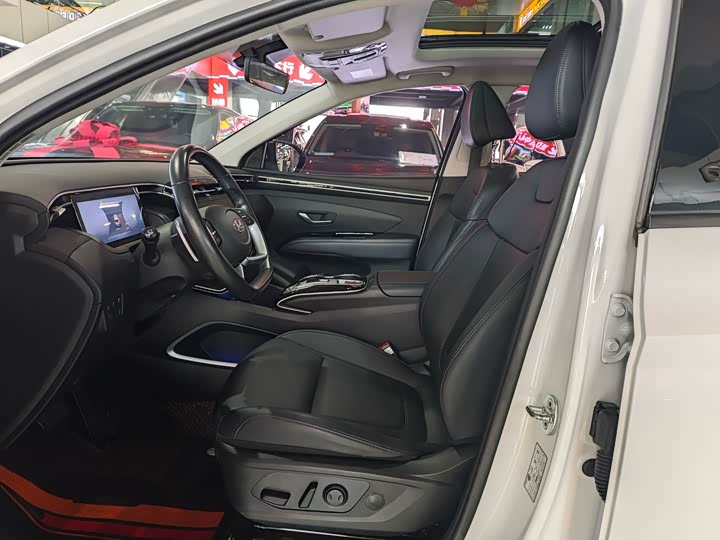 Фото 4 - Hyundai Tucson L