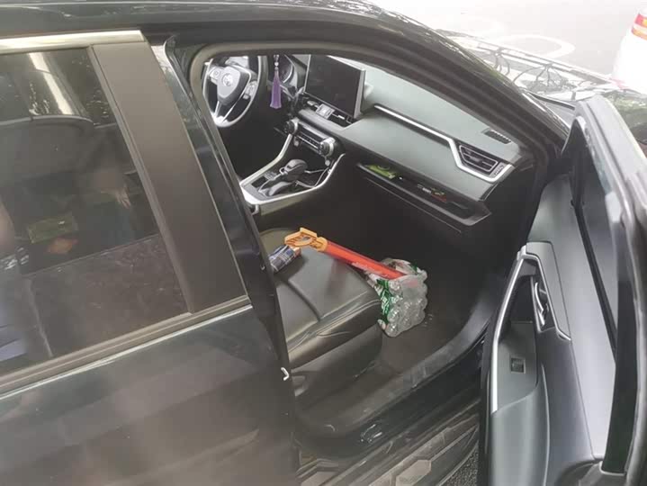 Фото 8 - Toyota Wildlander