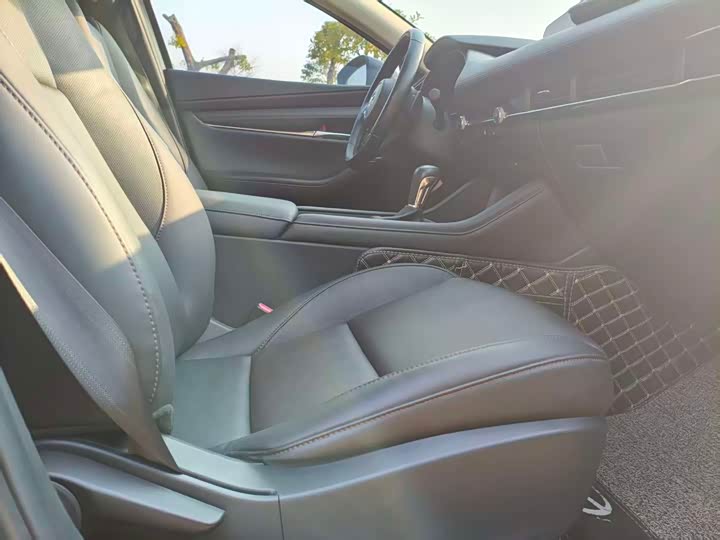 Фото 7 - Mazda 3 (Axela)