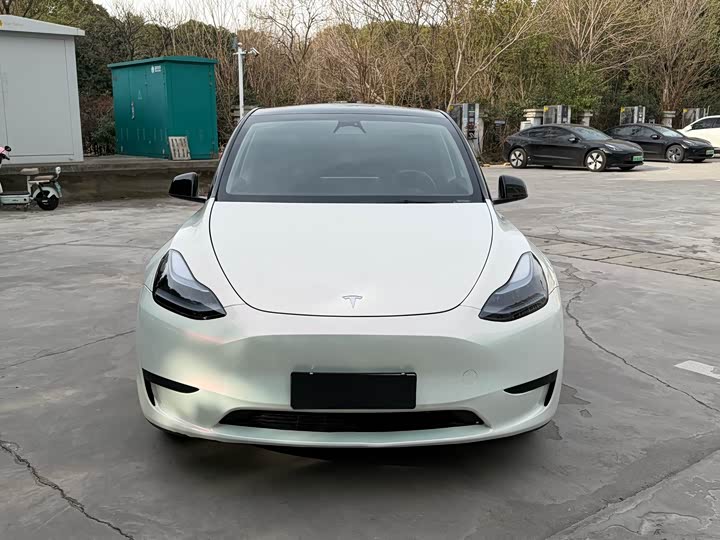Фото 2 - Tesla Model Y