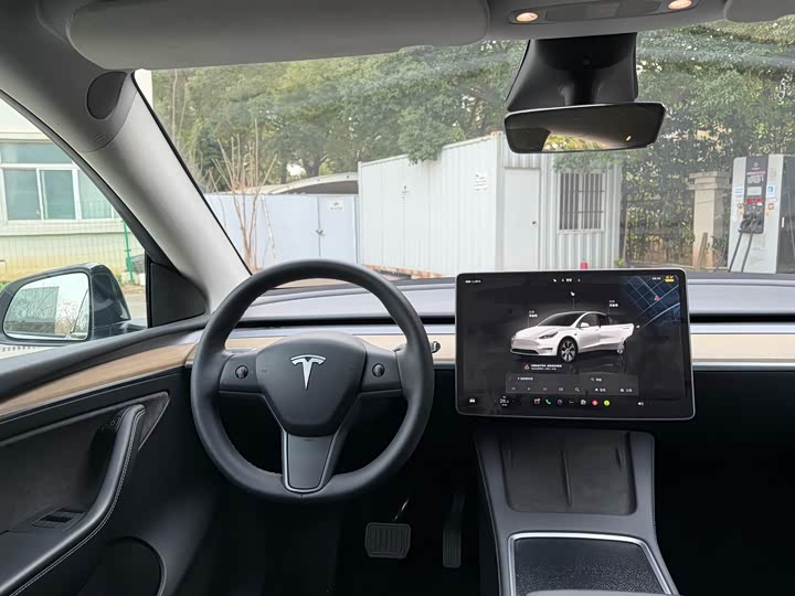 Фото 6 - Tesla Model Y