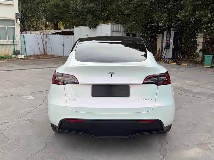 Фото 9 - Tesla Model Y