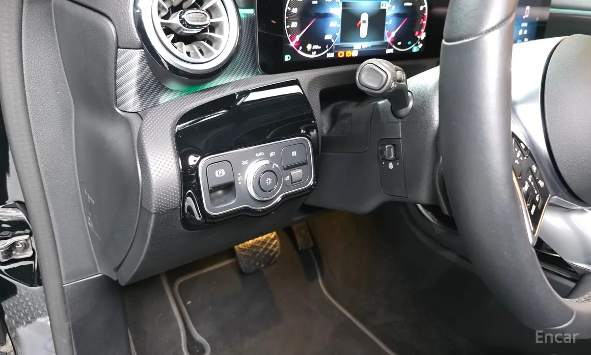 Фото 17 - Mercedes-Benz A-Class