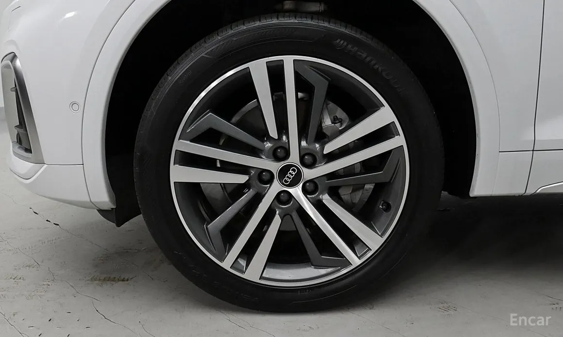 Фото 5 - Audi Q5