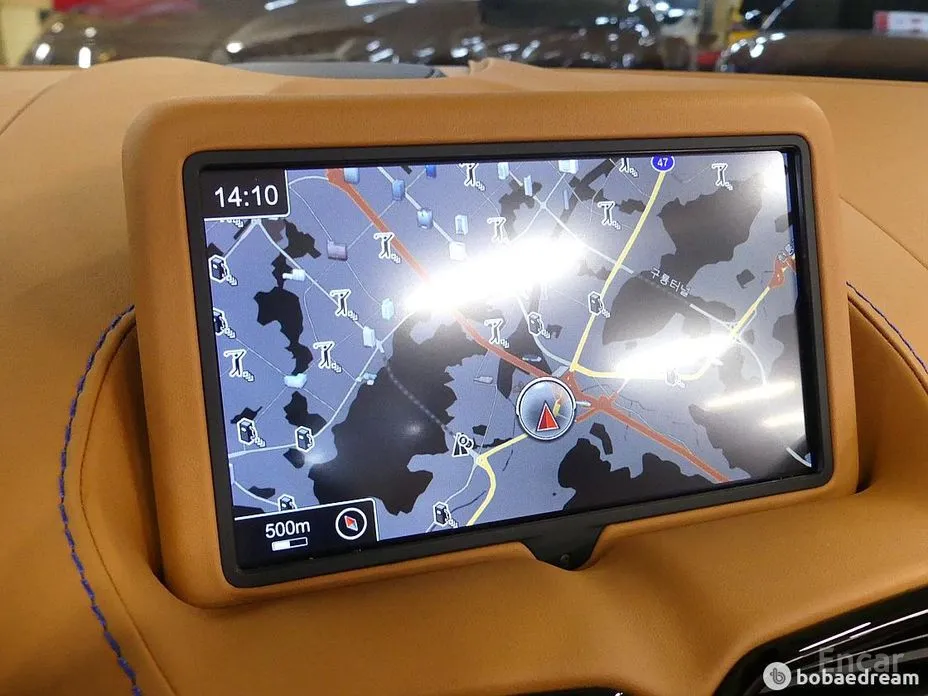 Фото 13 - Aston Martin Vantage