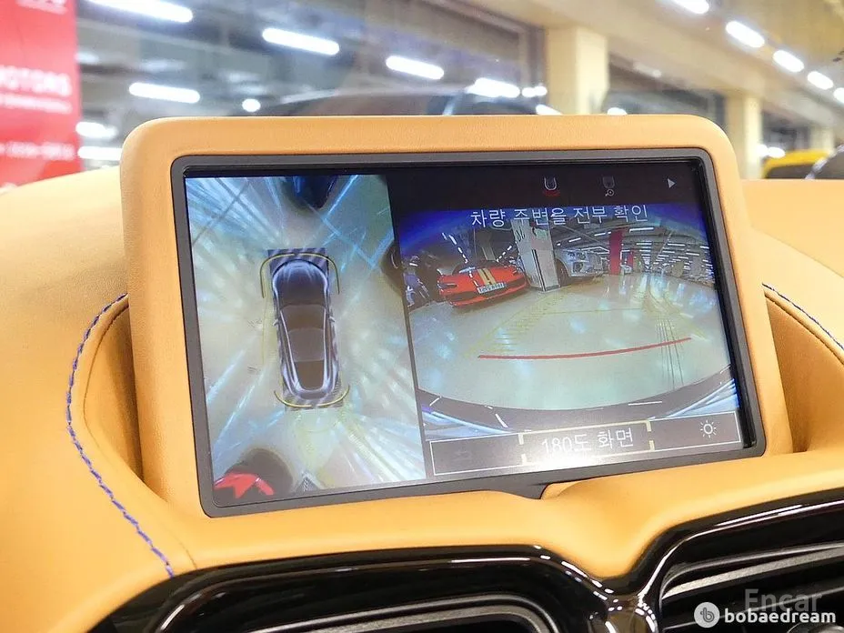 Фото 14 - Aston Martin Vantage