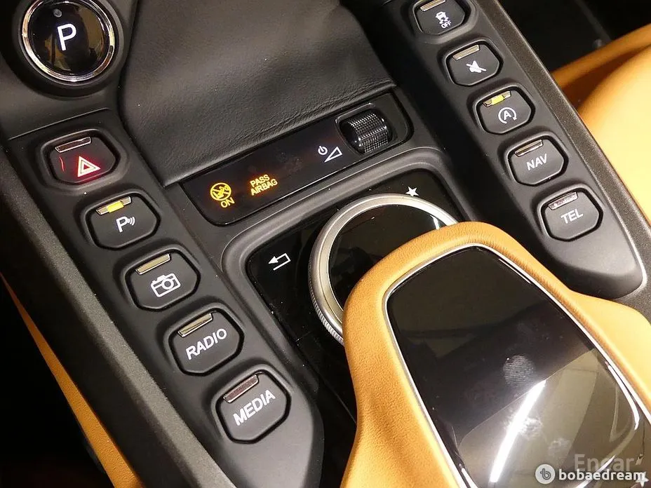 Фото 16 - Aston Martin Vantage