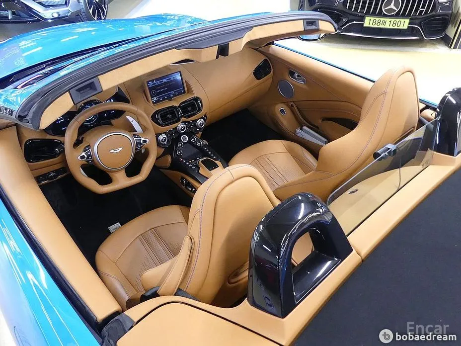 Фото 18 - Aston Martin Vantage