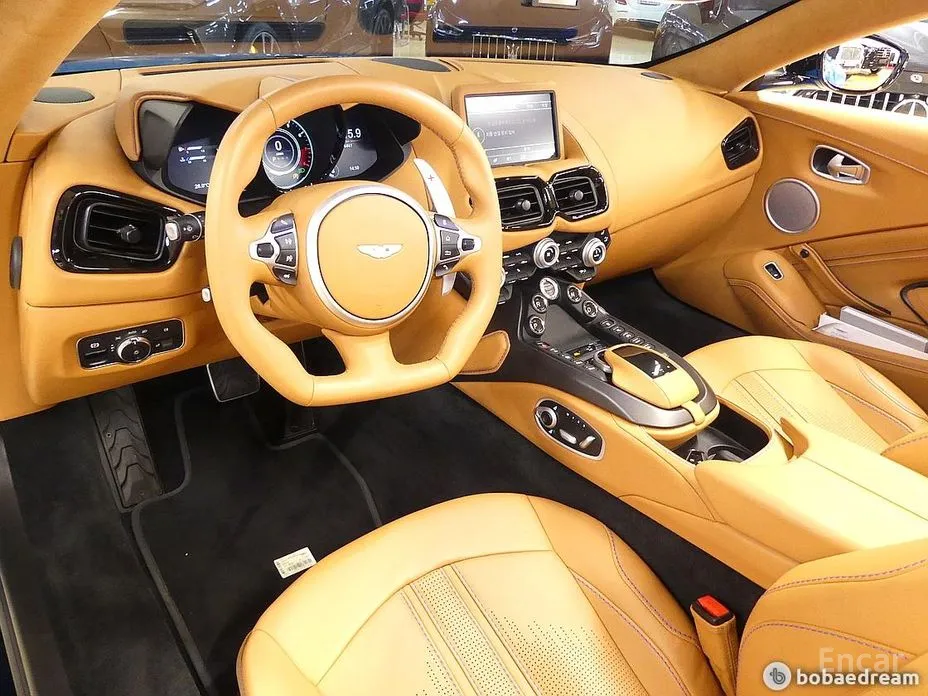 Фото 4 - Aston Martin Vantage