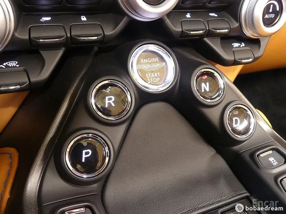 Фото 6 - Aston Martin Vantage