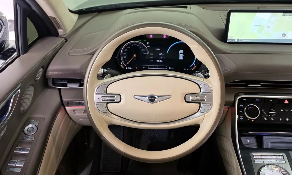 Фото 13 - Genesis GV80