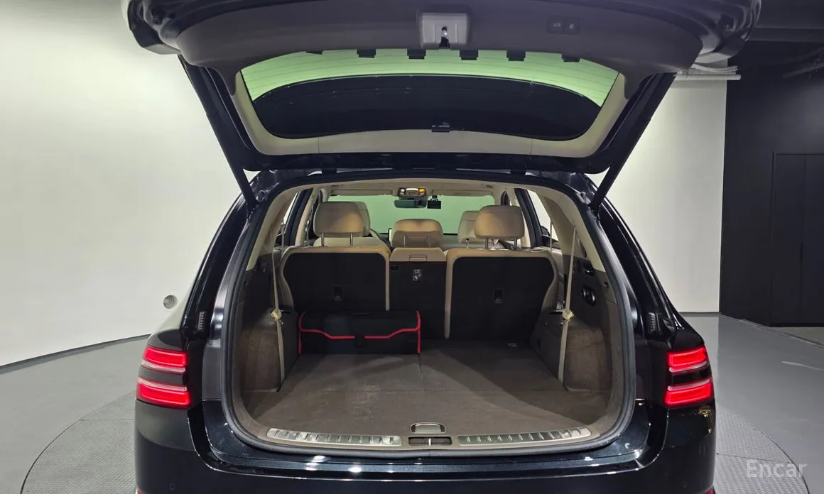 Фото 20 - Genesis GV80