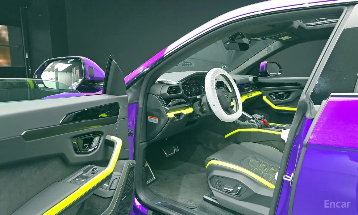 Фото 10 - Lamborghini Urus