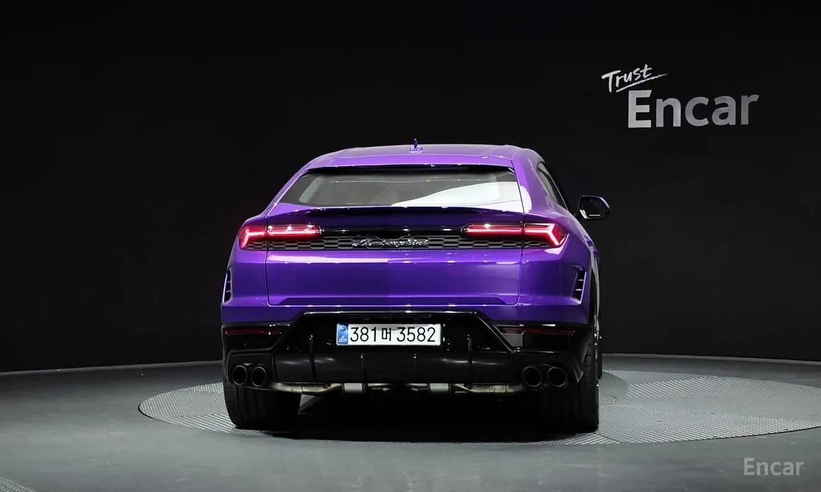 Фото 4 - Lamborghini Urus