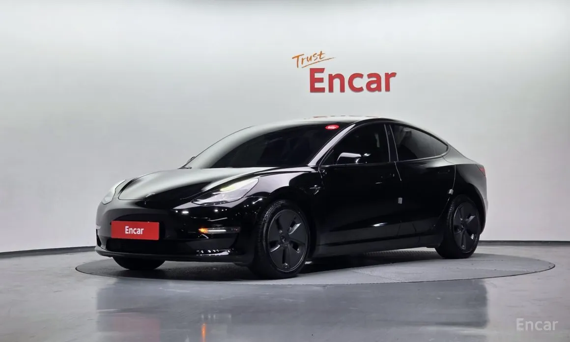 Фото 1 - Tesla Model 3