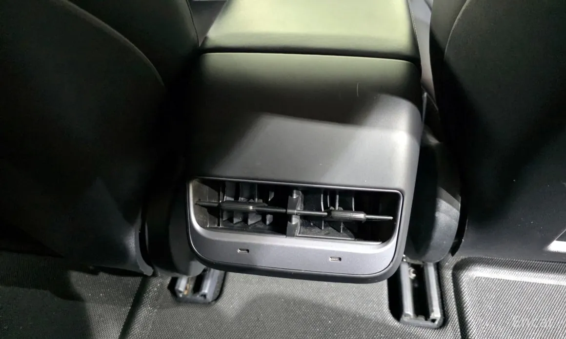 Фото 19 - Tesla Model 3