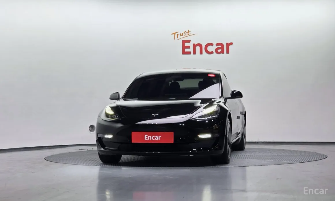 Фото 3 - Tesla Model 3