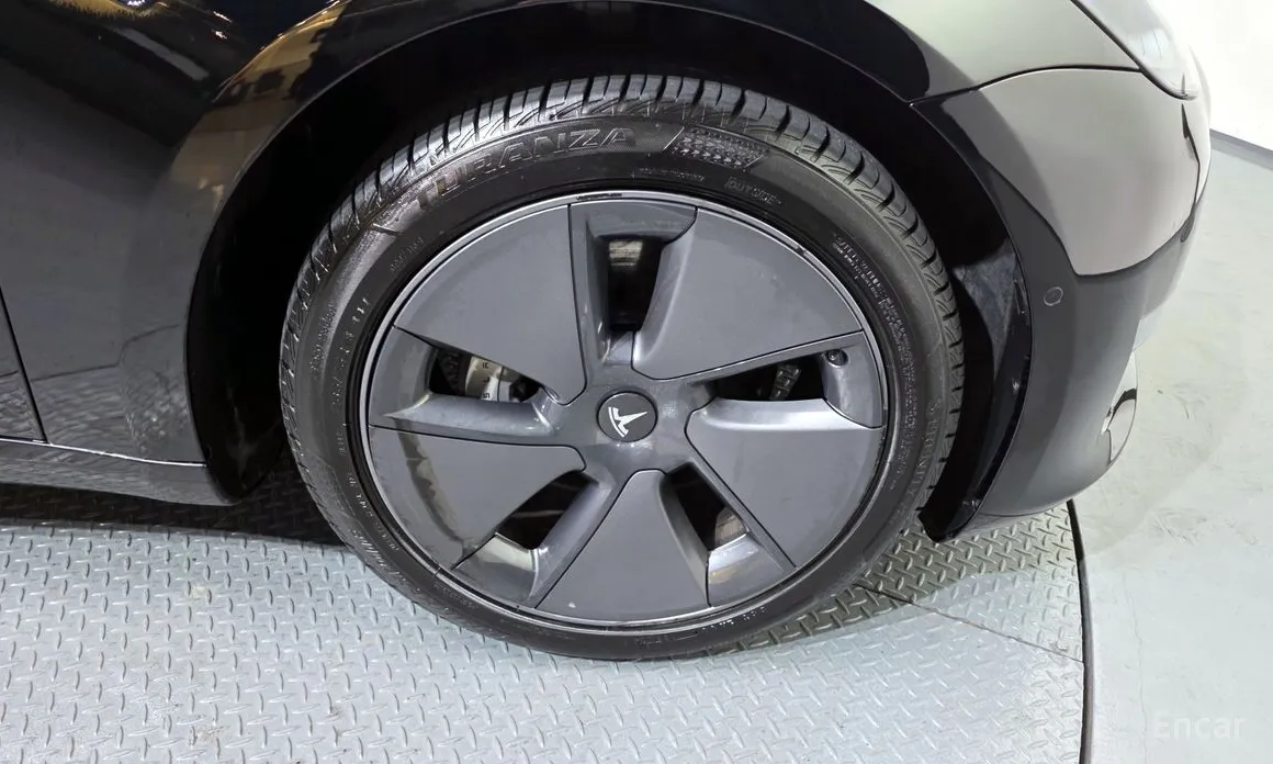 Фото 5 - Tesla Model 3