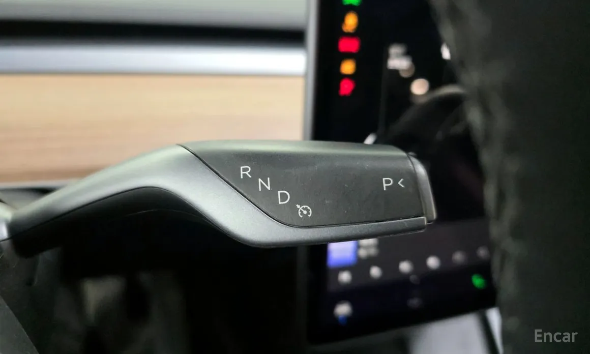 Фото 9 - Tesla Model 3