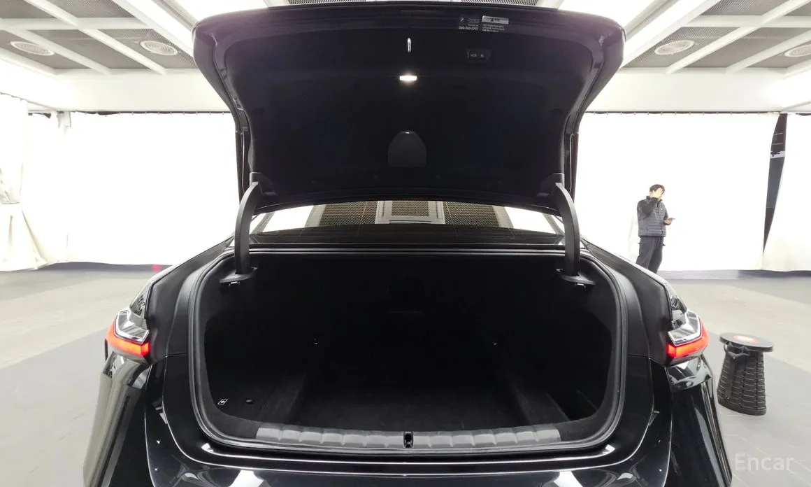 Фото 20 - BMW 7 Series