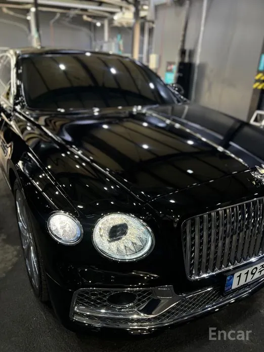Фото 3 - Bentley Flying Spur