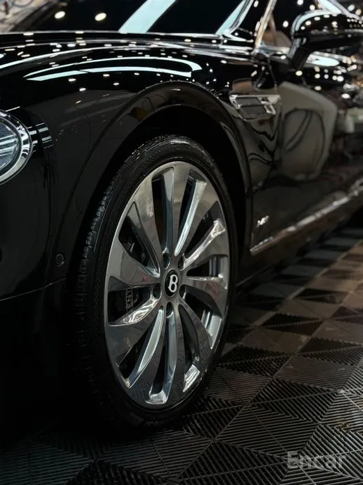 Фото 8 - Bentley Flying Spur