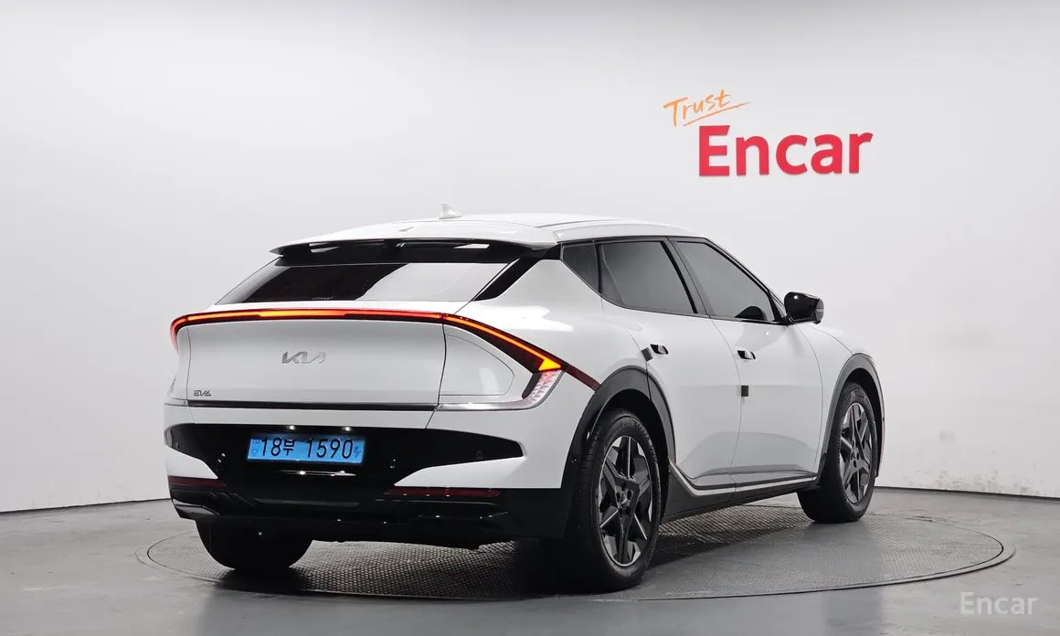 Фото 2 - Kia EV6