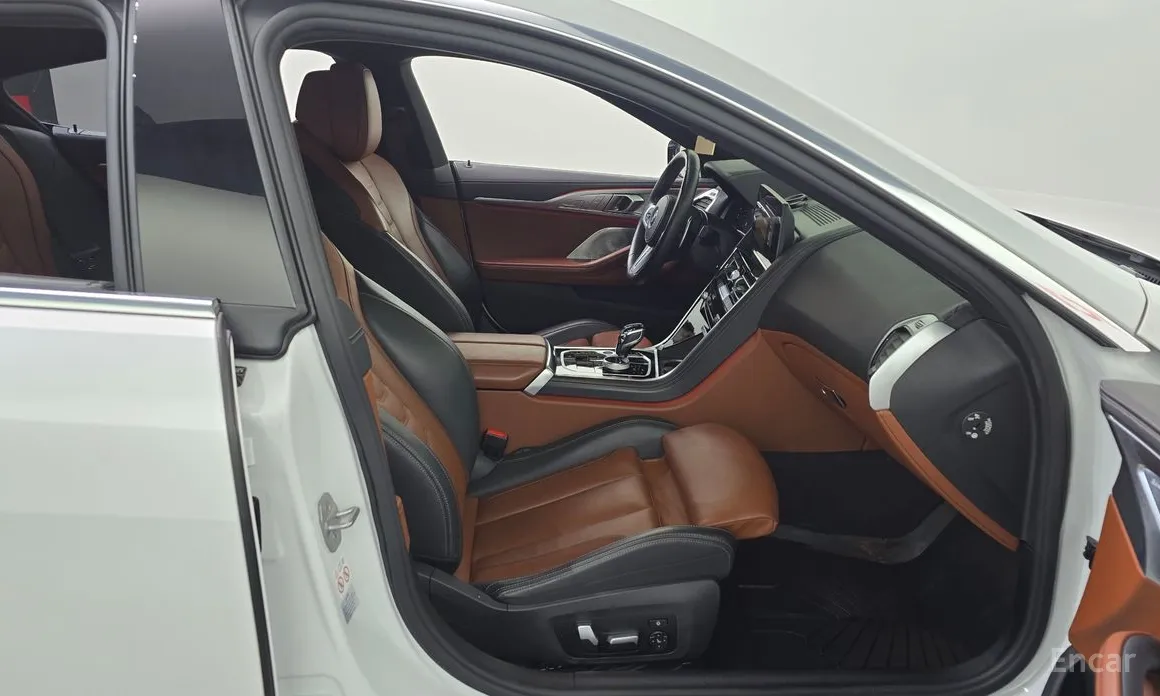 Фото 11 - BMW 8 Series