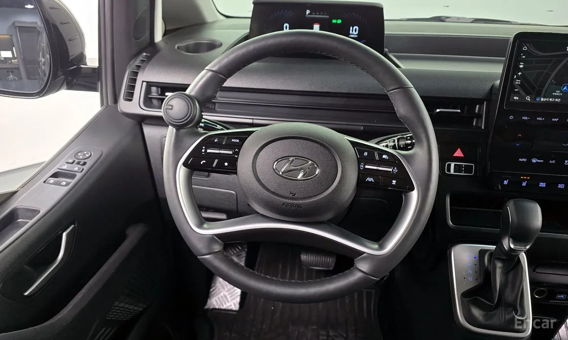 Photo 14 - Hyundai Staria