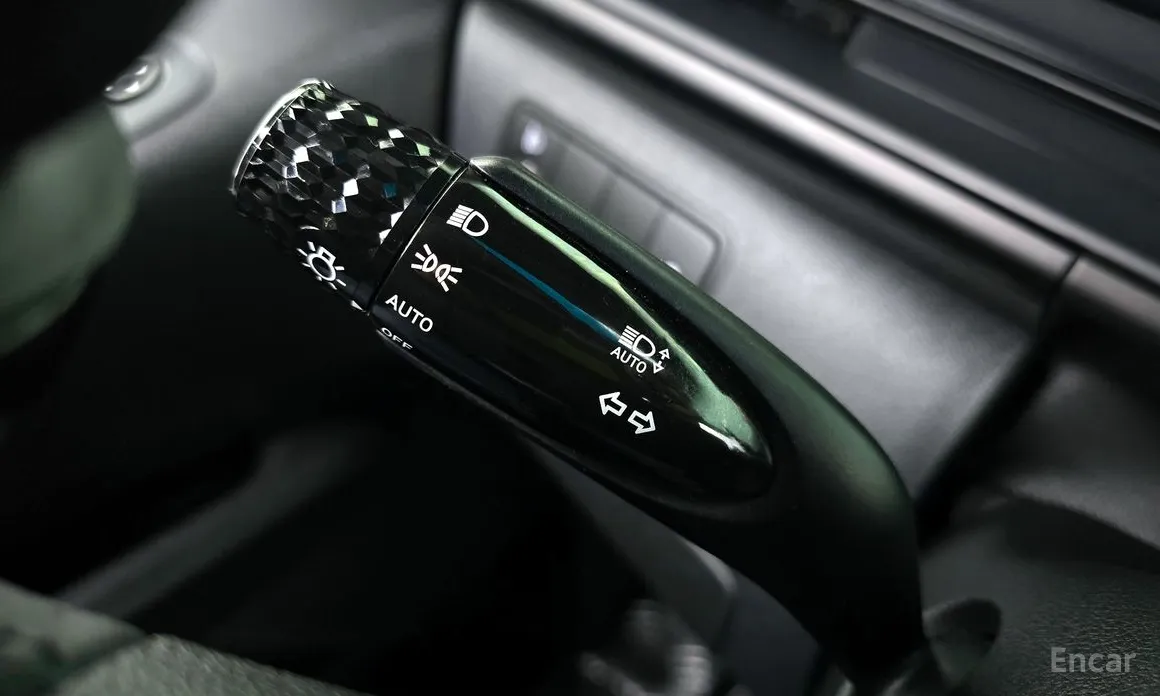 Photo 18 - Hyundai Staria