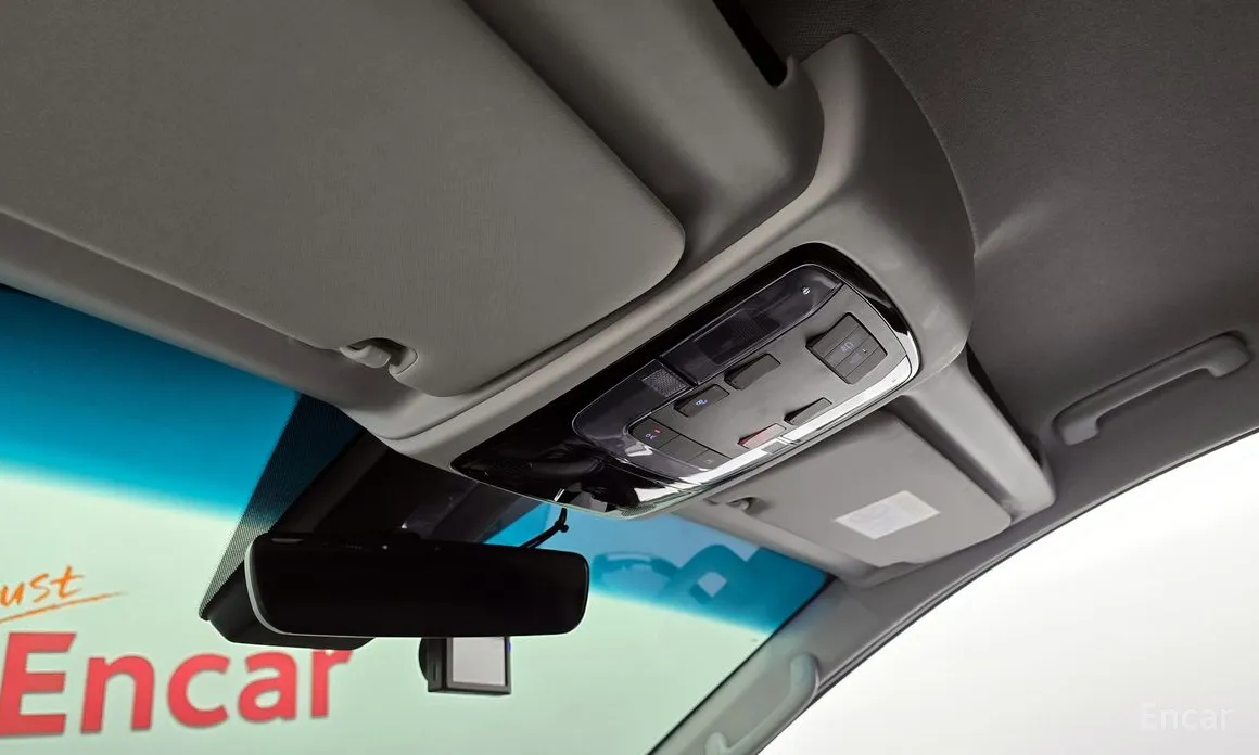 Photo 19 - Hyundai Staria