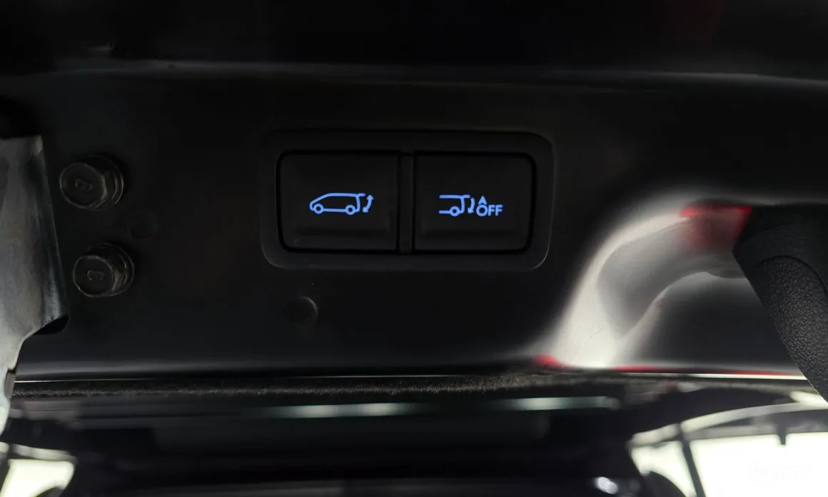 Photo 20 - Hyundai Staria