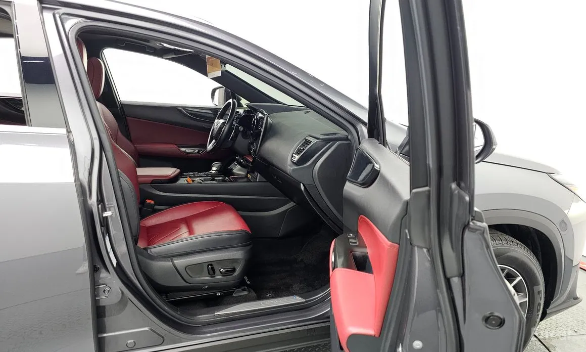 Фото 11 - Lexus NX