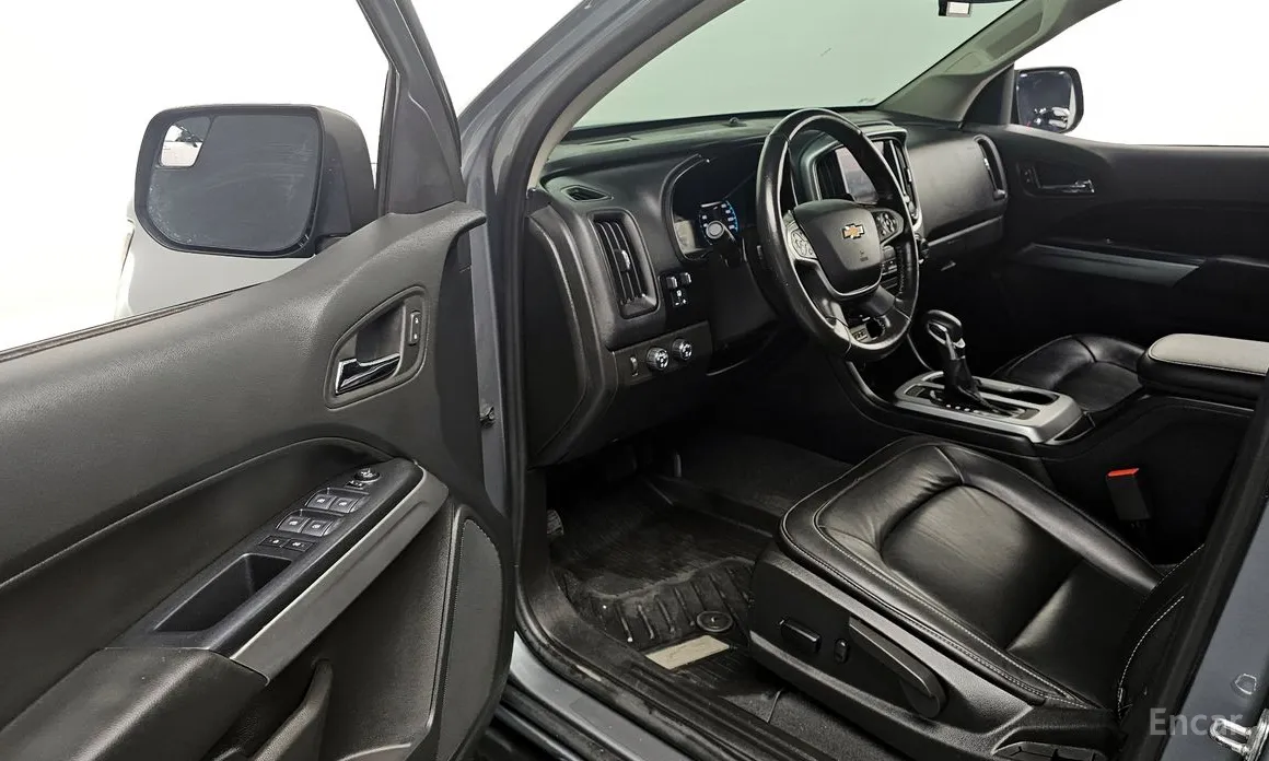 Photo 11 - Chevrolet Colorado