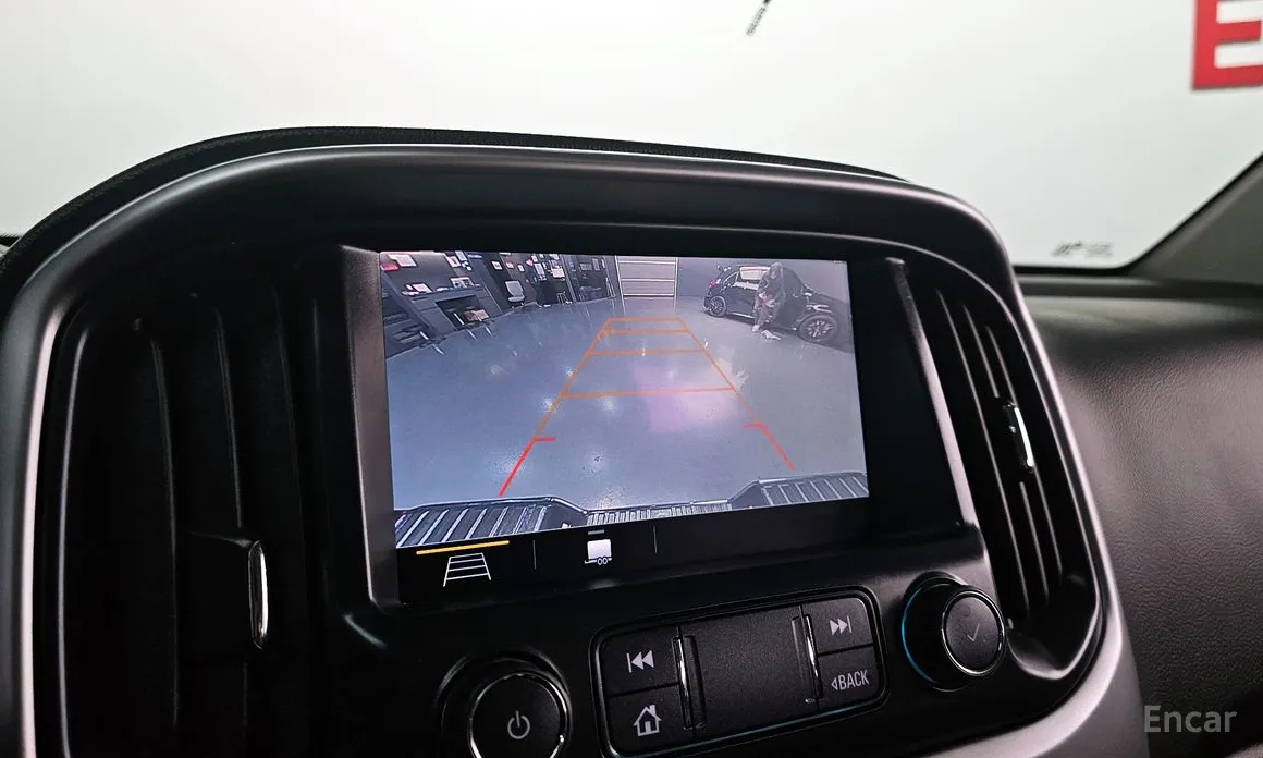 Photo 16 - Chevrolet Colorado