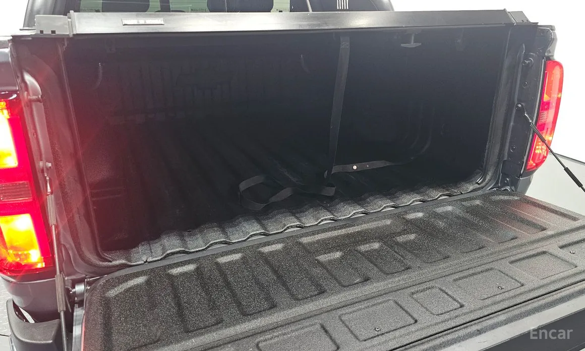 Photo 20 - Chevrolet Colorado