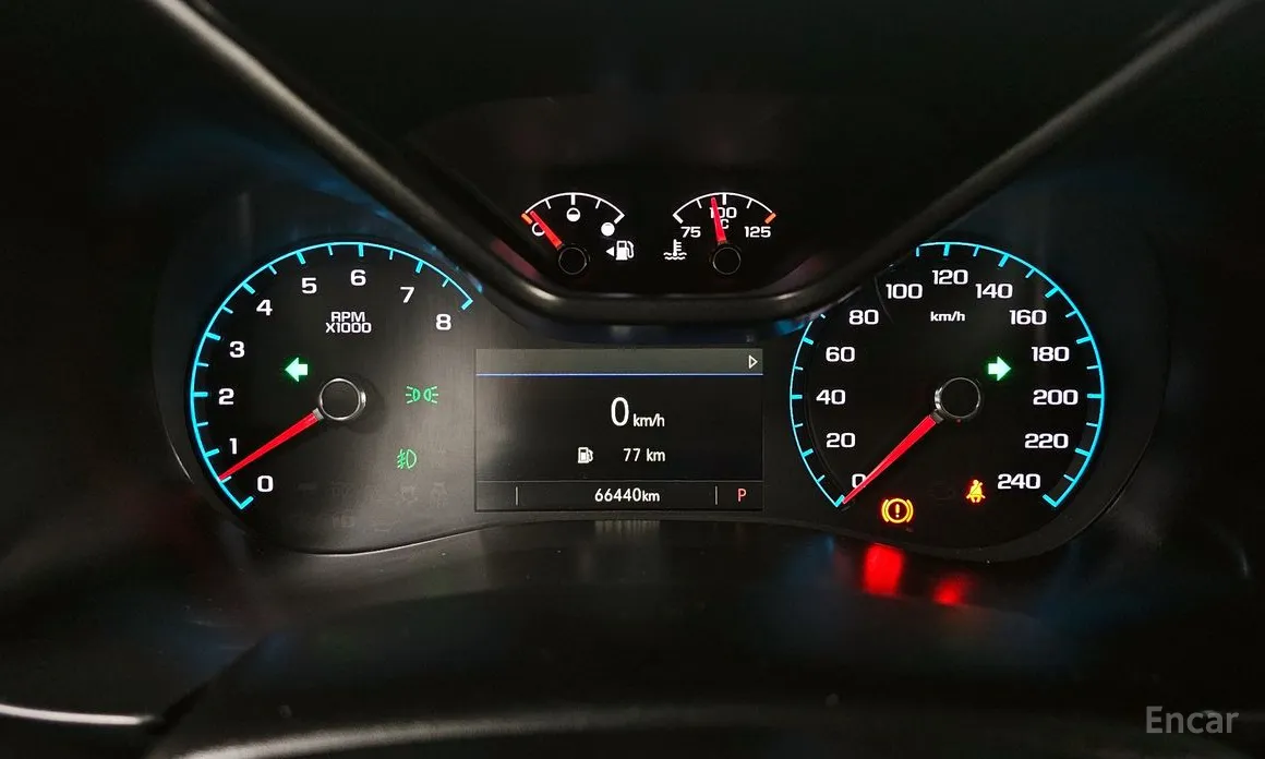 Photo 8 - Chevrolet Colorado