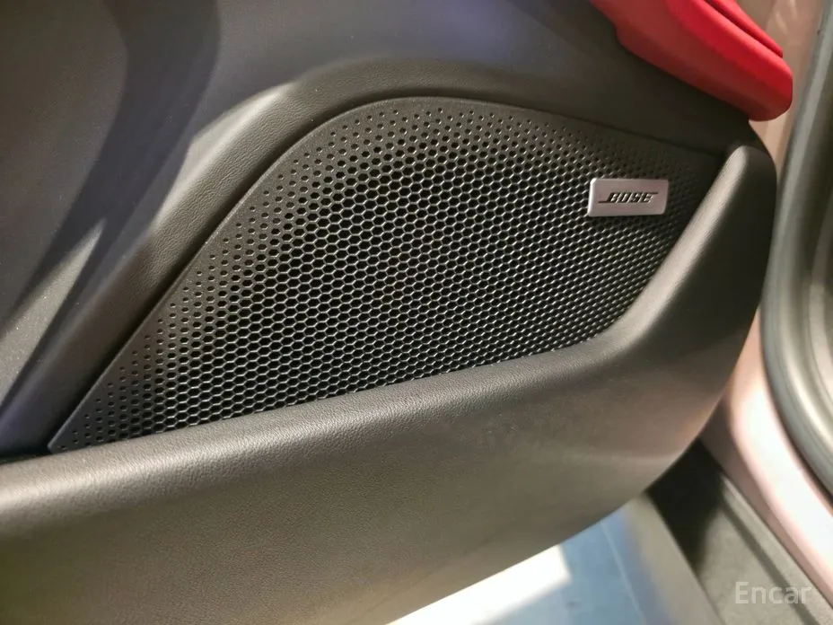 Фото 19 - Porsche Taycan