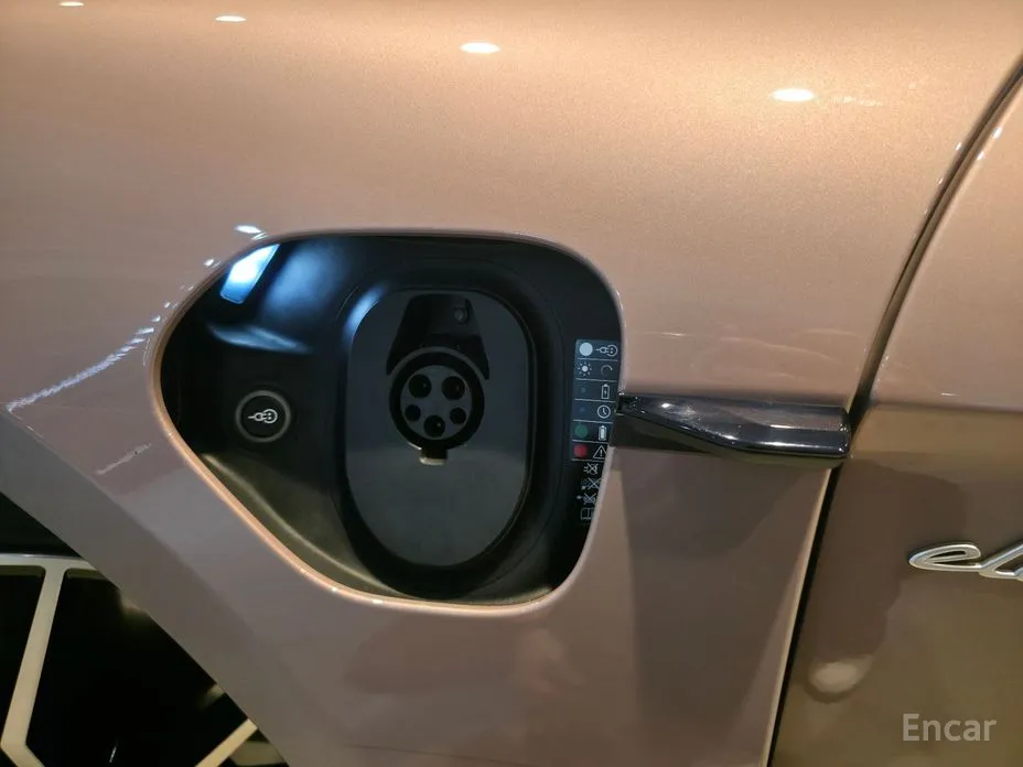 Фото 3 - Porsche Taycan