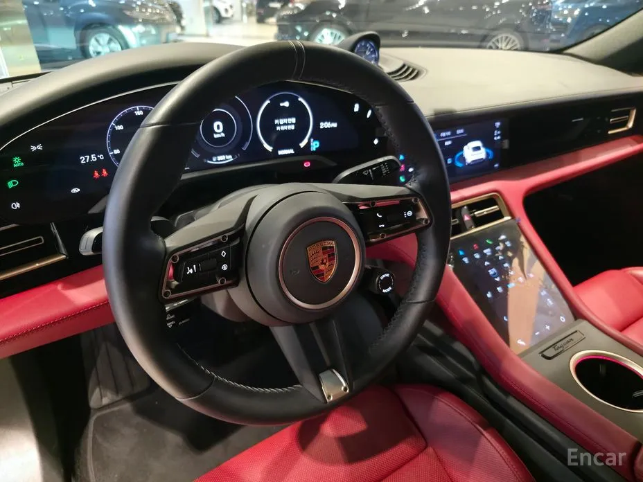 Фото 4 - Porsche Taycan